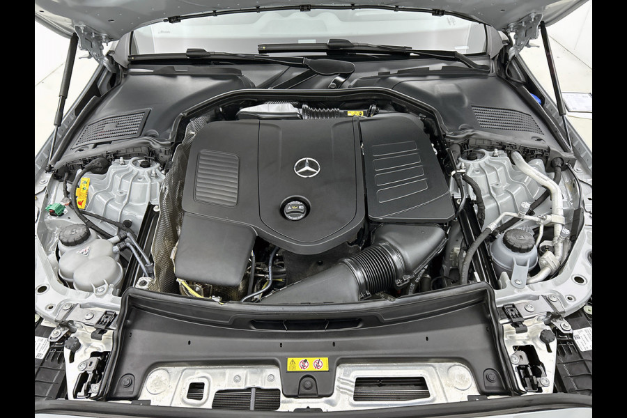Mercedes-Benz C-Klasse Estate 300 e AMG Plug-In Hybride AMG Line | Night Pakket | Memory Voorstoelen | Easy-Pack Achterklep | Stuur en Stoelverwarming. Inclusief 24 maanden Mercedes-Benz Certified garantie voor Europa.