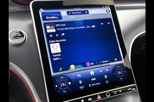 Mercedes-Benz C-Klasse Estate 300 e AMG Plug-In Hybride AMG Line | Night Pakket | Memory Voorstoelen | Easy-Pack Achterklep | Stuur en Stoelverwarming. Inclusief 24 maanden Mercedes-Benz Certified garantie voor Europa.