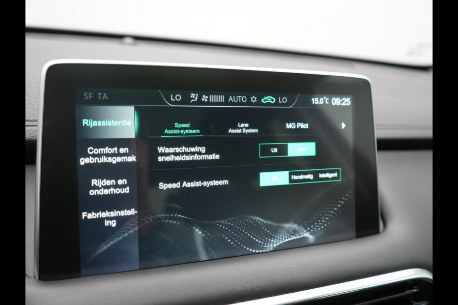 MG EHS 1.5 TGDI Luxury PHEV 258pk Dealer O.H | Trekhaak | Panodak | 360 Camera | Adaptive Cruise | Lederen Sportstoelen Verwarmd | Keyless | Pilot Assist | Blis | Apple Carplay | Virtual | Navigatie | DAB+ | Plug In Hybrid |