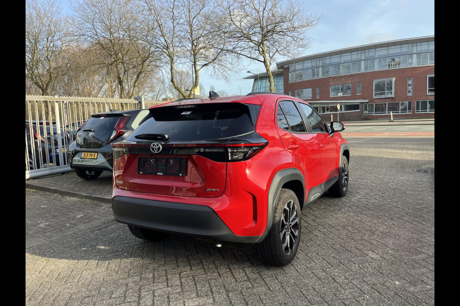 Toyota Yaris Cross 1.5 Hybrid 115 Dynamic | Apple Carplay & AndroidAUTO | Achteruitrij Camera | Stuur- & Stoelverwarming |