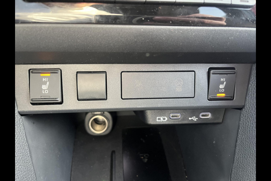 Toyota Yaris Cross 1.5 Hybrid 115 Dynamic | Apple Carplay & AndroidAUTO | Achteruitrij Camera | Stuur- & Stoelverwarming |