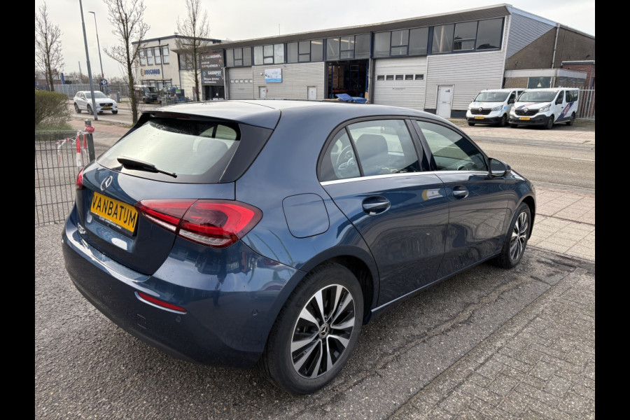 Mercedes-Benz A-Klasse 250 e Premium