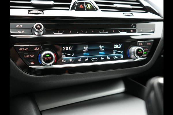 BMW 5 Serie Touring 520e Business Edition Plus PHEV 204pk Dealer O.H. | Head Up | Camera | Lederen Comfortstoelen Memory & Ventilatie | Apple Carplay | Blis | Virtual | Stoelverwarming | Navigatie | DAB | Plug In Hybrid |