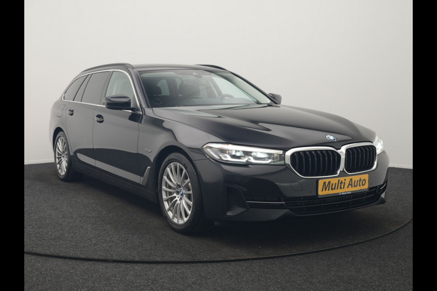 BMW 5 Serie Touring 520e Business Edition Plus PHEV 204pk Dealer O.H. | Head Up | Camera | Lederen Comfortstoelen Memory & Ventilatie | Apple Carplay | Blis | Virtual | Stoelverwarming | Navigatie | DAB | Plug In Hybrid |