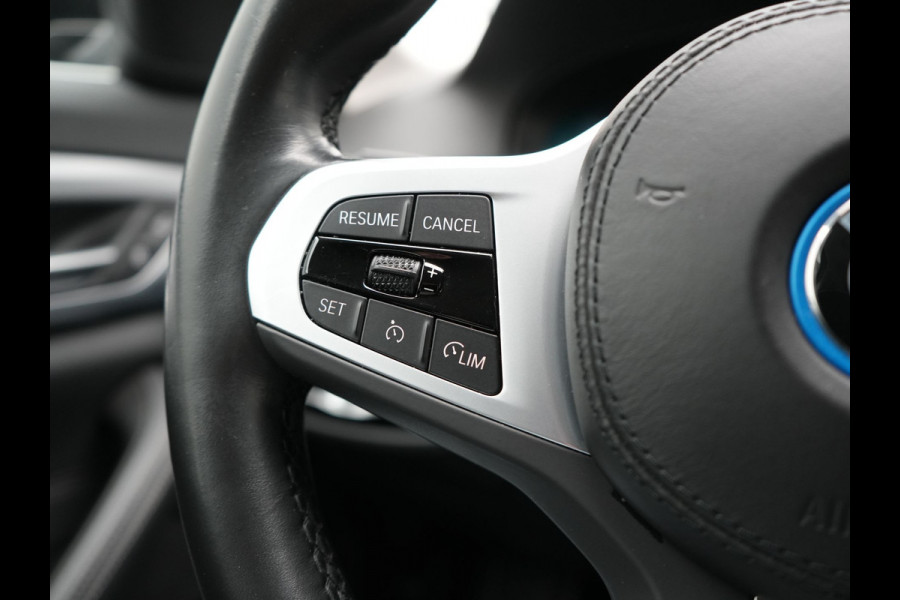 BMW 5 Serie Touring 520e Business Edition Plus PHEV 204pk Dealer O.H. | Head Up | Camera | Lederen Comfortstoelen Memory & Ventilatie | Apple Carplay | Blis | Virtual | Stoelverwarming | Navigatie | DAB | Plug In Hybrid |