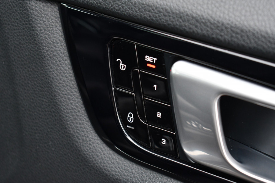 Porsche Cayenne 3.0 Pano Chrono+Sport Trekh Luchtv 21inch BOSE Sfeer