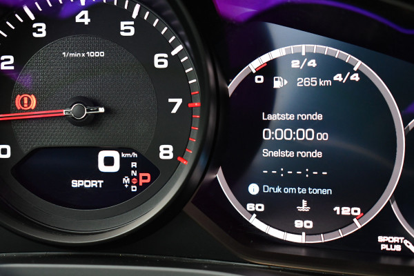 Porsche Cayenne 3.0 Pano Chrono+Sport Trekh Luchtv 21inch BOSE Sfeer