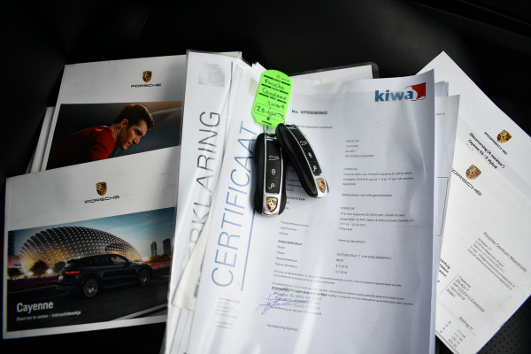 Porsche Cayenne 3.0 Pano Chrono+Sport Trekh Luchtv 21inch BOSE Sfeer