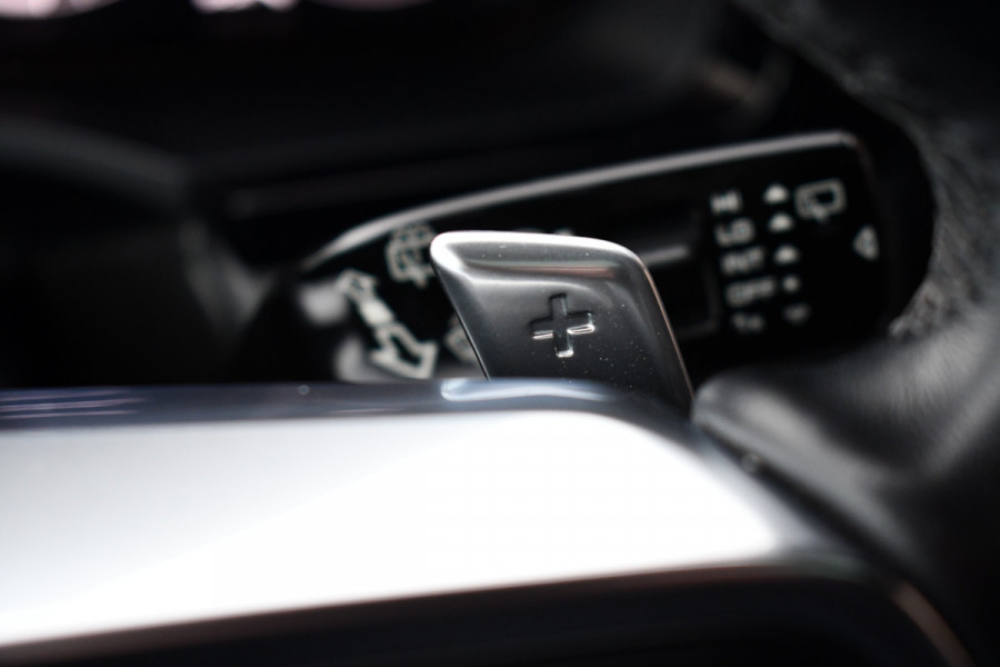 Porsche Cayenne 3.0 Pano Chrono+Sport Trekh Luchtv 21inch BOSE Sfeer