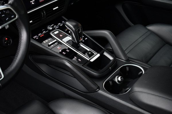 Porsche Cayenne 3.0 Pano Chrono+Sport Trekh Luchtv 21inch BOSE Sfeer