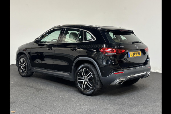 Mercedes-Benz GLA 200 Automaat Progressive Navigatie Climate Control Camera Parkeer sensoren Stoelverwarming DAB Lichtmetalen velgen 18" Electrisch bedienbare achterklep