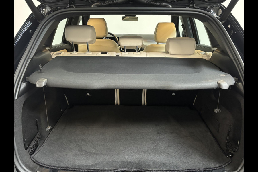 Mercedes-Benz GLA 200 Automaat Progressive Navigatie Climate Control Camera Parkeer sensoren Stoelverwarming DAB Lichtmetalen velgen 18" Electrisch bedienbare achterklep