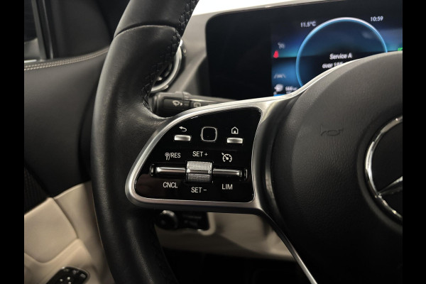 Mercedes-Benz GLA 200 Automaat Progressive Navigatie Climate Control Camera Parkeer sensoren Stoelverwarming DAB Lichtmetalen velgen 18" Electrisch bedienbare achterklep