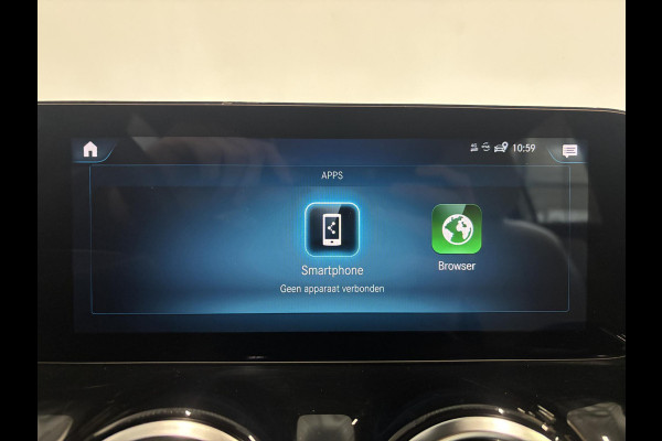 Mercedes-Benz GLA 200 Automaat Progressive Navigatie Climate Control Camera Parkeer sensoren Stoelverwarming DAB Lichtmetalen velgen 18" Electrisch bedienbare achterklep