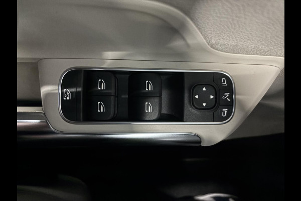 Mercedes-Benz GLA 200 Automaat Progressive Navigatie Climate Control Camera Parkeer sensoren Stoelverwarming DAB Lichtmetalen velgen 18" Electrisch bedienbare achterklep