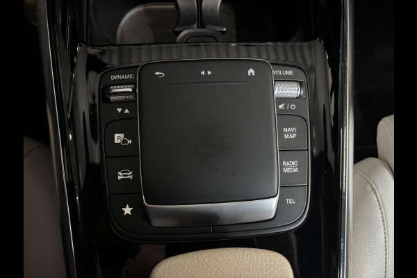 Mercedes-Benz GLA 200 Automaat Progressive Navigatie Climate Control Camera Parkeer sensoren Stoelverwarming DAB Lichtmetalen velgen 18" Electrisch bedienbare achterklep