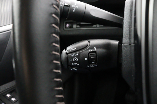 Peugeot 3008 1.2 *130PK*CARPLAY*ECC*CRUISE*NAVI*CAMERA*