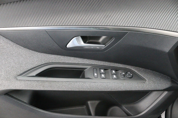 Peugeot 3008 1.2 *130PK*CARPLAY*ECC*CRUISE*NAVI*CAMERA*