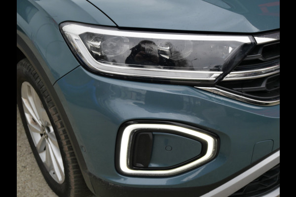 Volkswagen T-Roc 1.5 TSI STYLE | AUTOMAAT | MASSAGE | TREKHAAK | VIRTUAL | IQ LED | ALL-IN!!