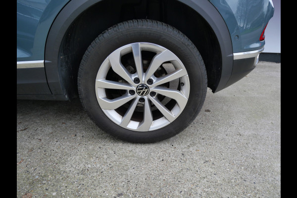 Volkswagen T-Roc 1.5 TSI STYLE | AUTOMAAT | MASSAGE | TREKHAAK | VIRTUAL | IQ LED | ALL-IN!!