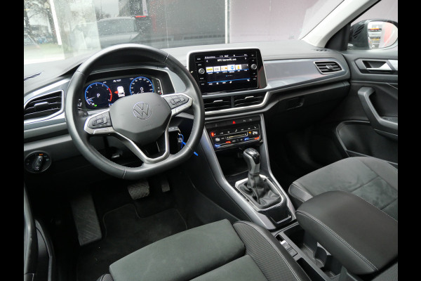 Volkswagen T-Roc 1.5 TSI STYLE | AUTOMAAT | MASSAGE | TREKHAAK | VIRTUAL | IQ LED | ALL-IN!!