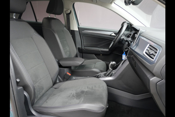 Volkswagen T-Roc 1.5 TSI STYLE | AUTOMAAT | MASSAGE | TREKHAAK | VIRTUAL | IQ LED | ALL-IN!!