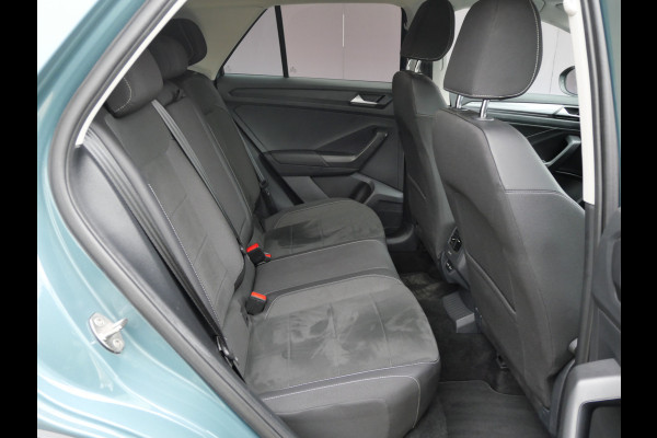 Volkswagen T-Roc 1.5 TSI STYLE | AUTOMAAT | MASSAGE | TREKHAAK | VIRTUAL | IQ LED | ALL-IN!!