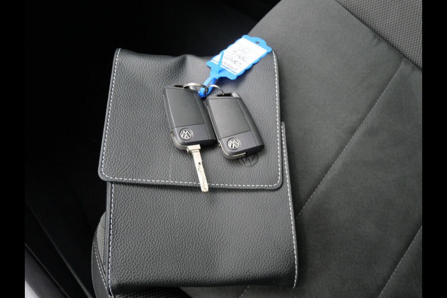 Volkswagen T-Roc 1.5 TSI STYLE | AUTOMAAT | MASSAGE | TREKHAAK | VIRTUAL | IQ LED | ALL-IN!!