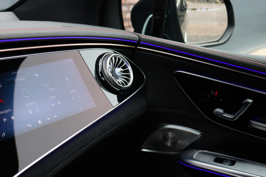 Mercedes-Benz EQE SUV AMG 43 4MATIC Premium 91 kWh | Hyperscreen | Luchtvering | Achterasbesturing | Distronic+ | Carbon | Burmester | Trekhaak | Warmtepomp | Verwarmd Stuurwiel | HUD | Panoramadak |