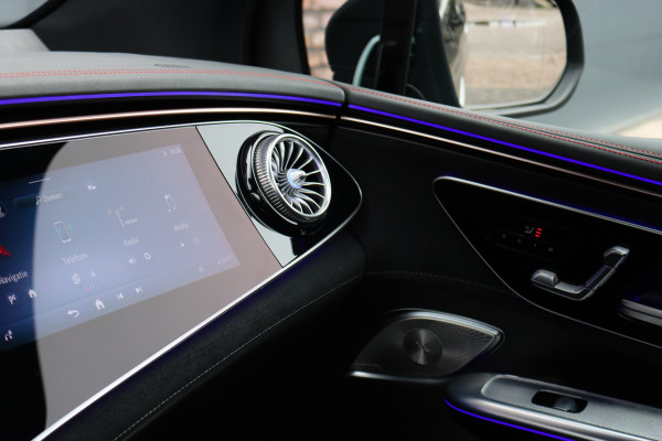 Mercedes-Benz EQE SUV AMG 43 4MATIC Premium 91 kWh | Hyperscreen | Luchtvering | Achterasbesturing | Distronic+ | Carbon | Burmester | Trekhaak | Warmtepomp | Verwarmd Stuurwiel | HUD | Panoramadak |