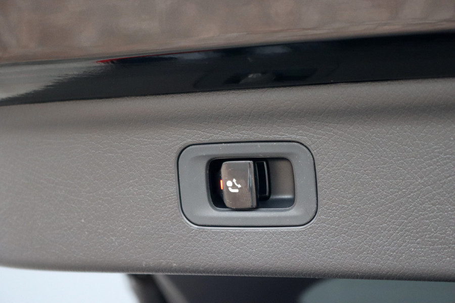 Mercedes-Benz EQE SUV AMG 43 4MATIC Premium 91 kWh | Hyperscreen | Luchtvering | Achterasbesturing | Distronic+ | Carbon | Burmester | Trekhaak | Warmtepomp | Verwarmd Stuurwiel | HUD | Panoramadak |