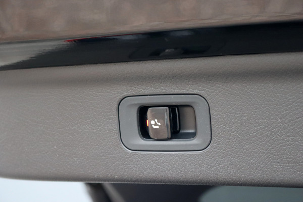 Mercedes-Benz EQE SUV AMG 43 4MATIC Premium 91 kWh | Hyperscreen | Luchtvering | Achterasbesturing | Distronic+ | Carbon | Burmester | Trekhaak | Warmtepomp | Verwarmd Stuurwiel | HUD | Panoramadak |