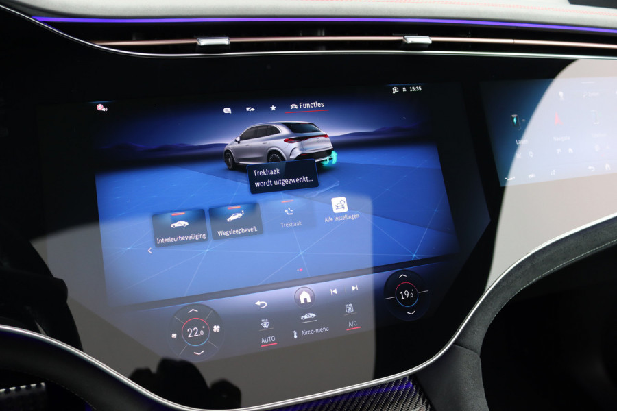 Mercedes-Benz EQE SUV AMG 43 4MATIC Premium 91 kWh | Hyperscreen | Luchtvering | Achterasbesturing | Distronic+ | Carbon | Burmester | Trekhaak | Warmtepomp | Verwarmd Stuurwiel | HUD | Panoramadak |