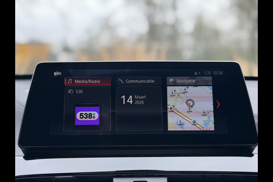 BMW X1 xDrive25e Bus Ed Plus M-Sport |Pano|HUD|HiFi|Cam|Sfeer|19"|Storm Bay|