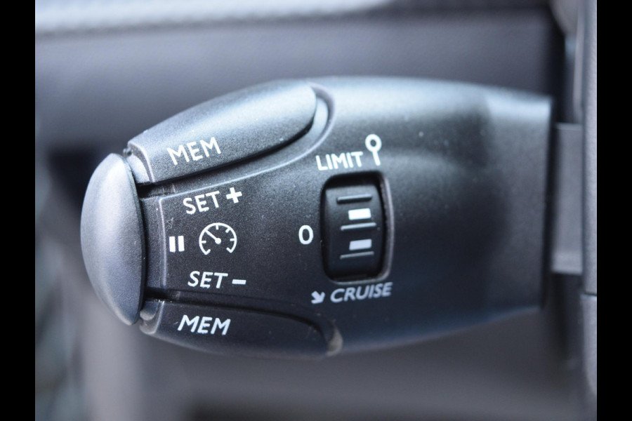 Peugeot 208 1.2 PureTech Active | 75 PK | APPLE CARPLAY | AIRCO | CRUISE CONTROL | 65.915 KM