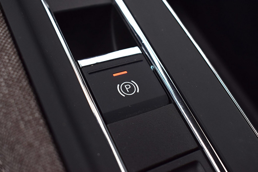 Škoda ENYAQ iV 60 First Edition | SOH: 93,3% | Stuur- en Stoelverw. | Camera | 21” LM