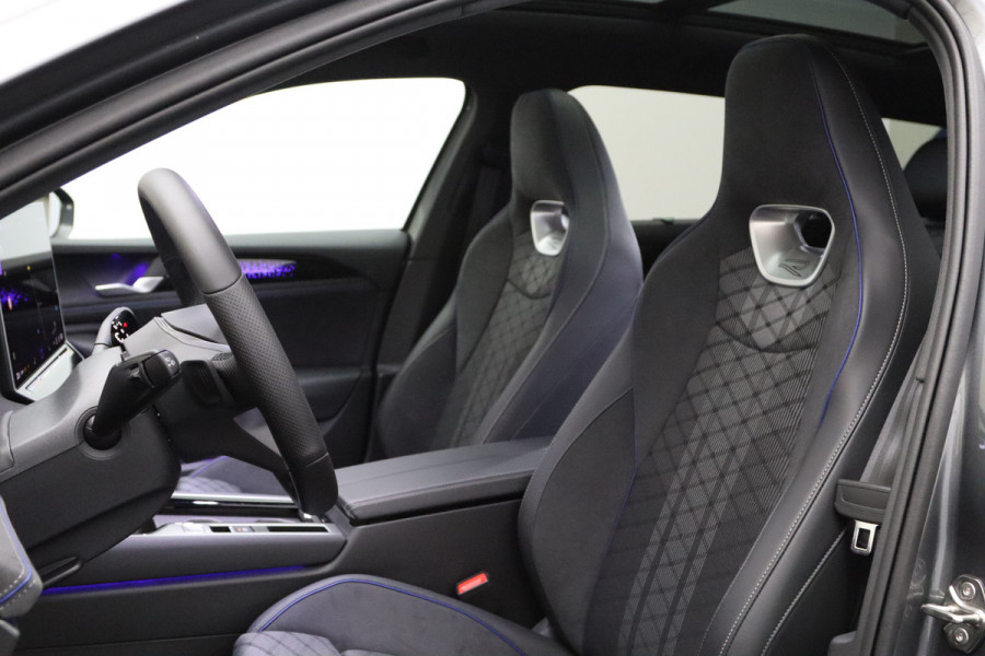 Volkswagen Passat Variant 1.5 eHybrid R-Line 272 PK PHEV, Panoramadak, Trekhaak, Black-Style, Head-Up, Massage