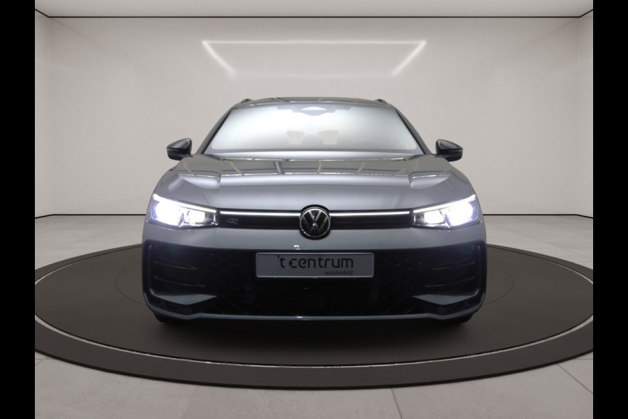 Volkswagen Passat Variant 1.5 eHybrid R-Line 272 PK PHEV, Panoramadak, Trekhaak, Black-Style, Head-Up, Massage