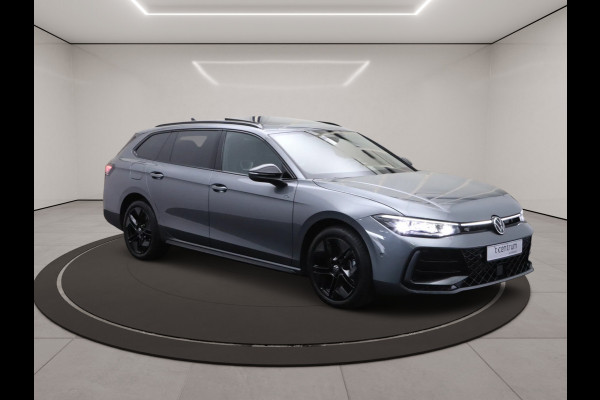 Volkswagen Passat Variant 1.5 eHybrid R-Line 272 PK PHEV, Panoramadak, Trekhaak, Black-Style, Head-Up, Massage