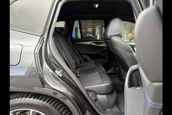 BMW X3 xDrive30e M Sport Plug-in Hybride | PHEV | Elek. Trekhaak | 20 inch | M pakket | Stoelverwarming | Shadowline Exterior | Adaptive Led verlichting | Hifi | Volledig digitaal instrumentenpaneel