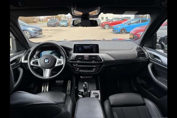 BMW X3 xDrive30e M Sport Plug-in Hybride | PHEV | Elek. Trekhaak | 20 inch | M pakket | Stoelverwarming | Shadowline Exterior | Adaptive Led verlichting | Hifi | Volledig digitaal instrumentenpaneel