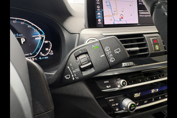 BMW X3 xDrive30e M Sport Plug-in Hybride | PHEV | Elek. Trekhaak | 20 inch | M pakket | Stoelverwarming | Shadowline Exterior | Adaptive Led verlichting | Hifi | Volledig digitaal instrumentenpaneel