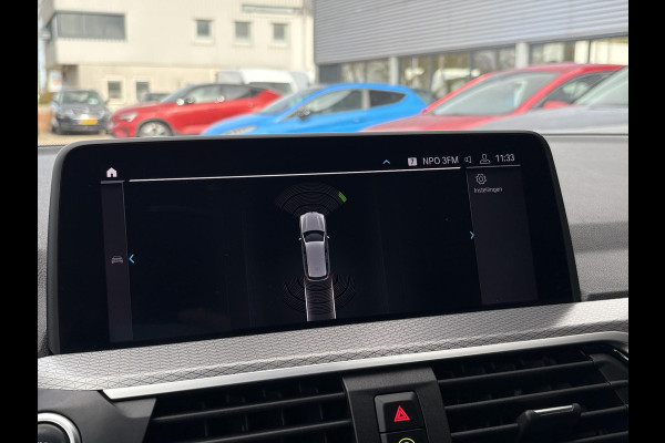 BMW X3 xDrive30e M Sport Plug-in Hybride | PHEV | Elek. Trekhaak | 20 inch | M pakket | Stoelverwarming | Shadowline Exterior | Adaptive Led verlichting | Hifi | Volledig digitaal instrumentenpaneel