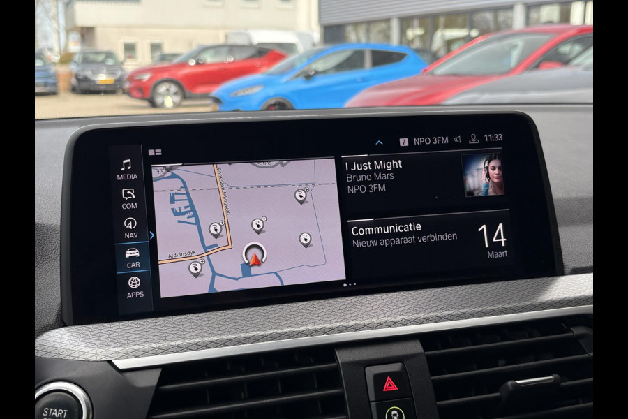 BMW X3 xDrive30e M Sport Plug-in Hybride | PHEV | Elek. Trekhaak | 20 inch | M pakket | Stoelverwarming | Shadowline Exterior | Adaptive Led verlichting | Hifi | Volledig digitaal instrumentenpaneel