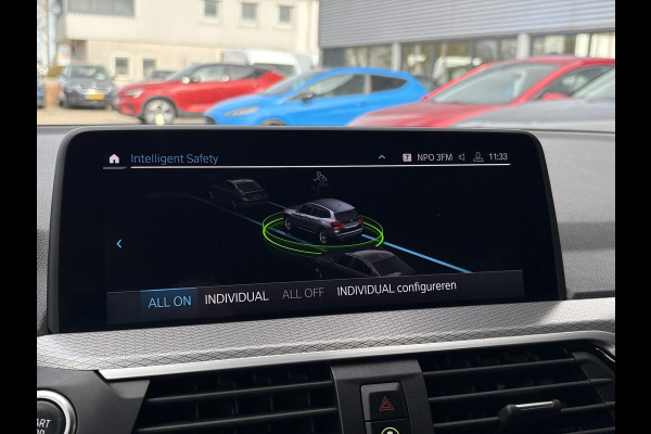 BMW X3 xDrive30e M Sport Plug-in Hybride | PHEV | Elek. Trekhaak | 20 inch | M pakket | Stoelverwarming | Shadowline Exterior | Adaptive Led verlichting | Hifi | Volledig digitaal instrumentenpaneel