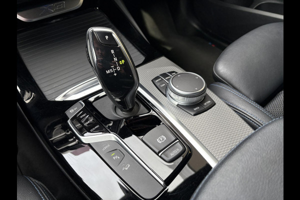 BMW X3 xDrive30e M Sport Plug-in Hybride | PHEV | Elek. Trekhaak | 20 inch | M pakket | Stoelverwarming | Shadowline Exterior | Adaptive Led verlichting | Hifi | Volledig digitaal instrumentenpaneel