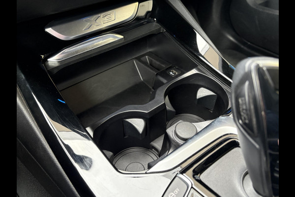 BMW X3 xDrive30e M Sport Plug-in Hybride | PHEV | Elek. Trekhaak | 20 inch | M pakket | Stoelverwarming | Shadowline Exterior | Adaptive Led verlichting | Hifi | Volledig digitaal instrumentenpaneel