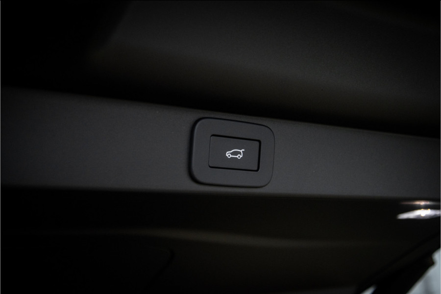 Land Rover Range Rover P440e SE PHEV ** Panodak ** SV upgrade ** 23 inch ** "Project Kahn"