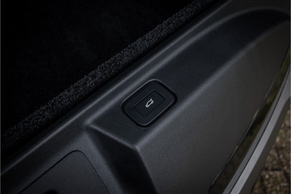 Land Rover Range Rover P440e SE PHEV ** Panodak ** SV upgrade ** 23 inch ** "Project Kahn"