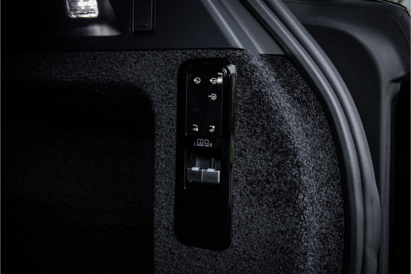 Land Rover Range Rover P440e SE PHEV ** Panodak ** SV upgrade ** 23 inch ** "Project Kahn"